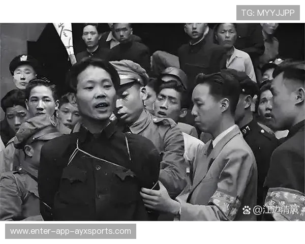 李昊侧身扑救封住近角——那一刻，英雄与信念同在